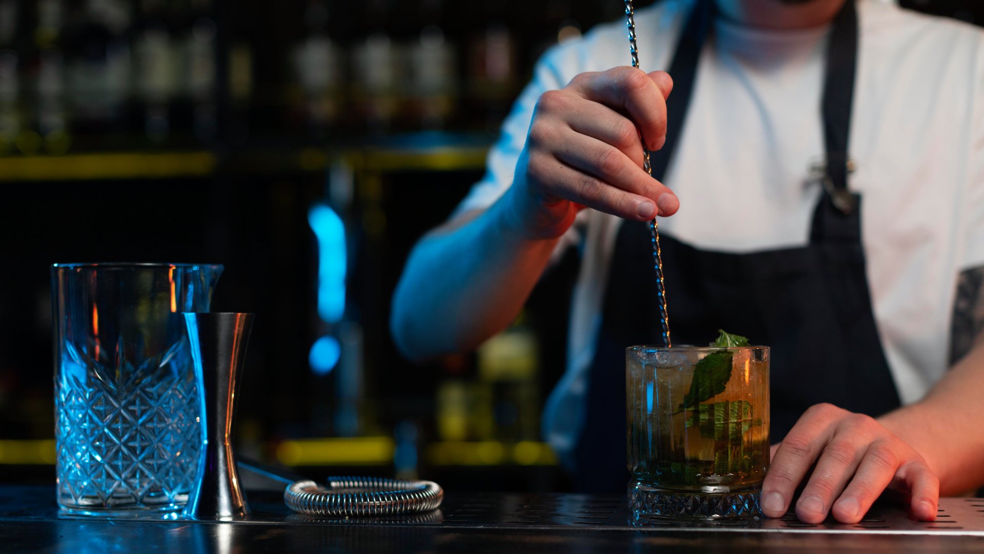Bars and pubs near voila hotel