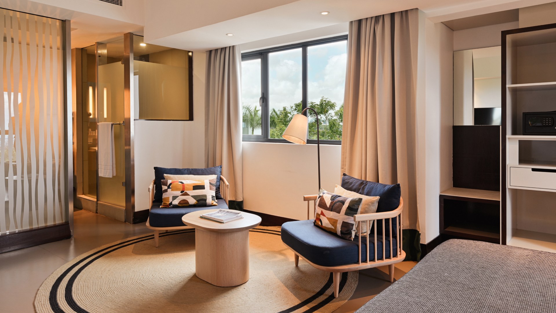 Voila Hotel in Moka, Mauritius, a business hotel offering comfortable rooms and convenient amenities for corporate and leisure stays