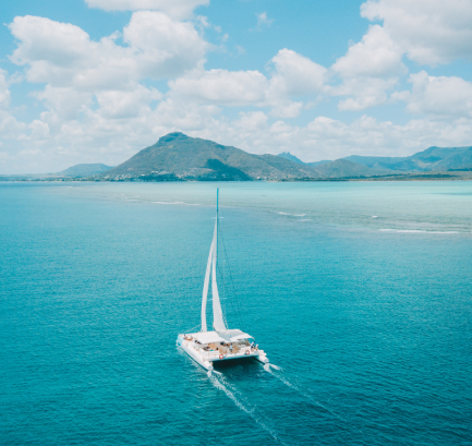 Catamaran cruise in Mauritius lagoon