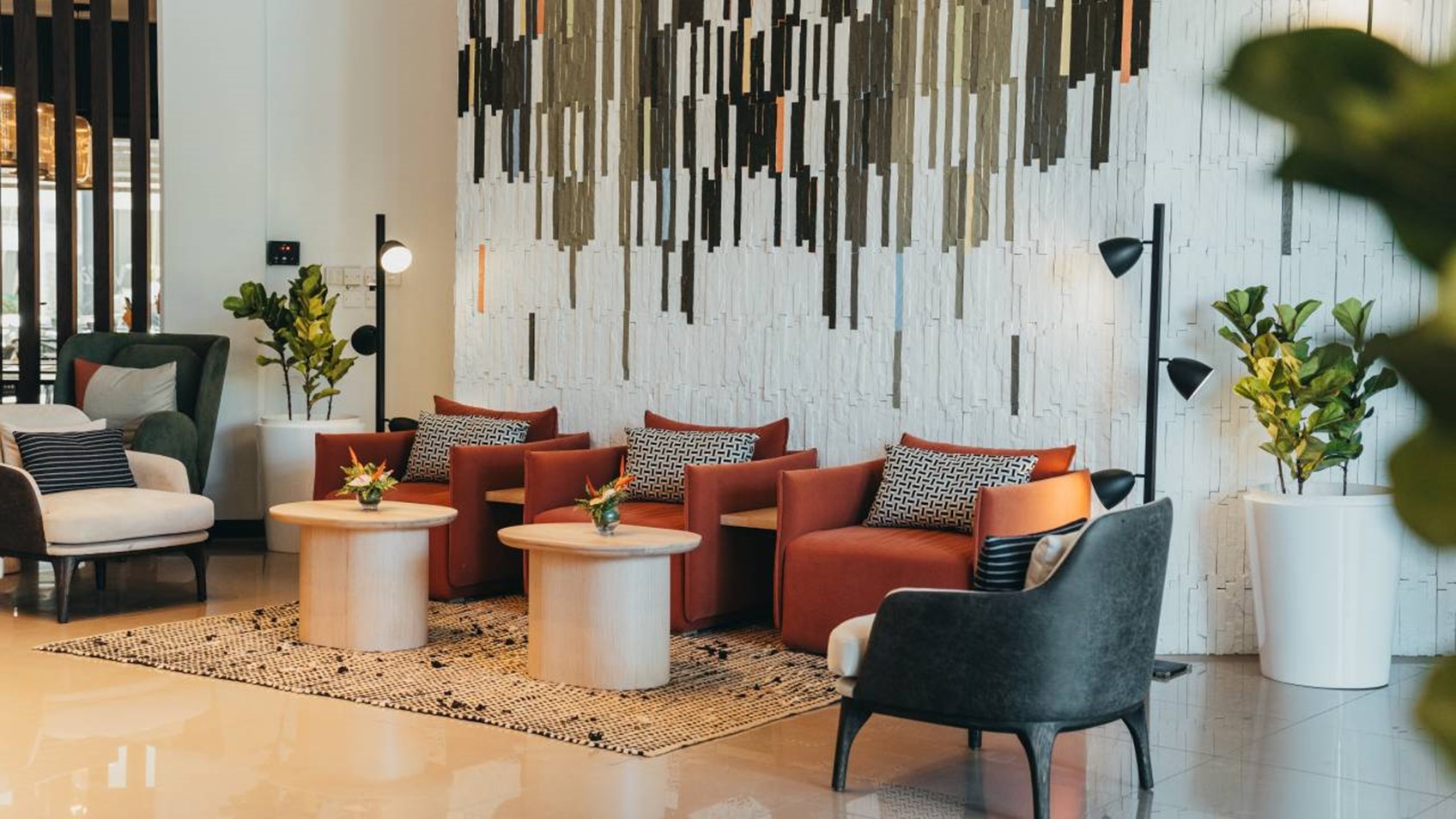 The Best Places to Network in Bagatelle: A Complete Guide