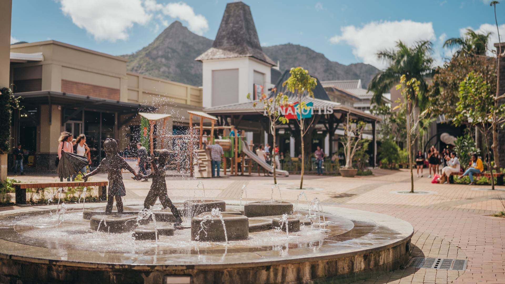 Bagatelle Mall in Center of Mauritius