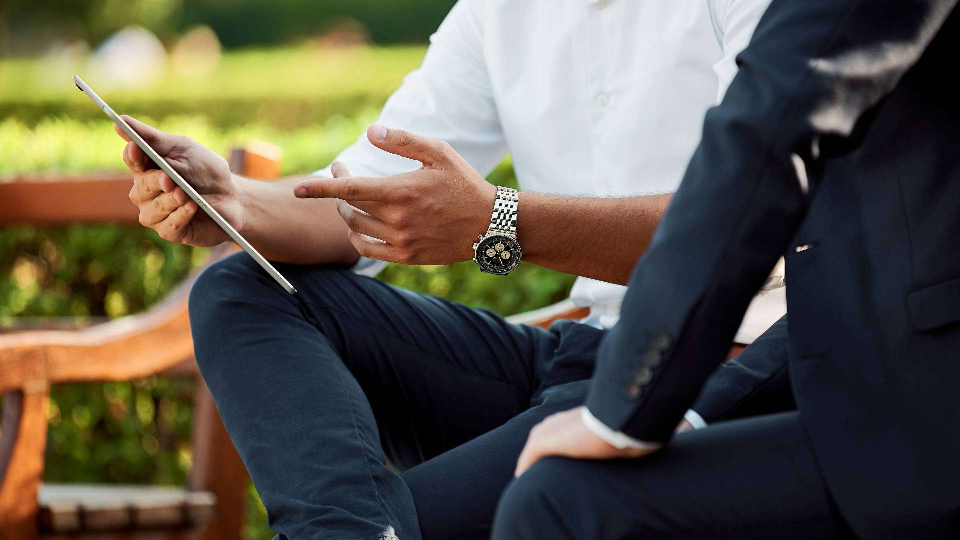 Planning a tropical corporate retreat: Unique venues and team building activities