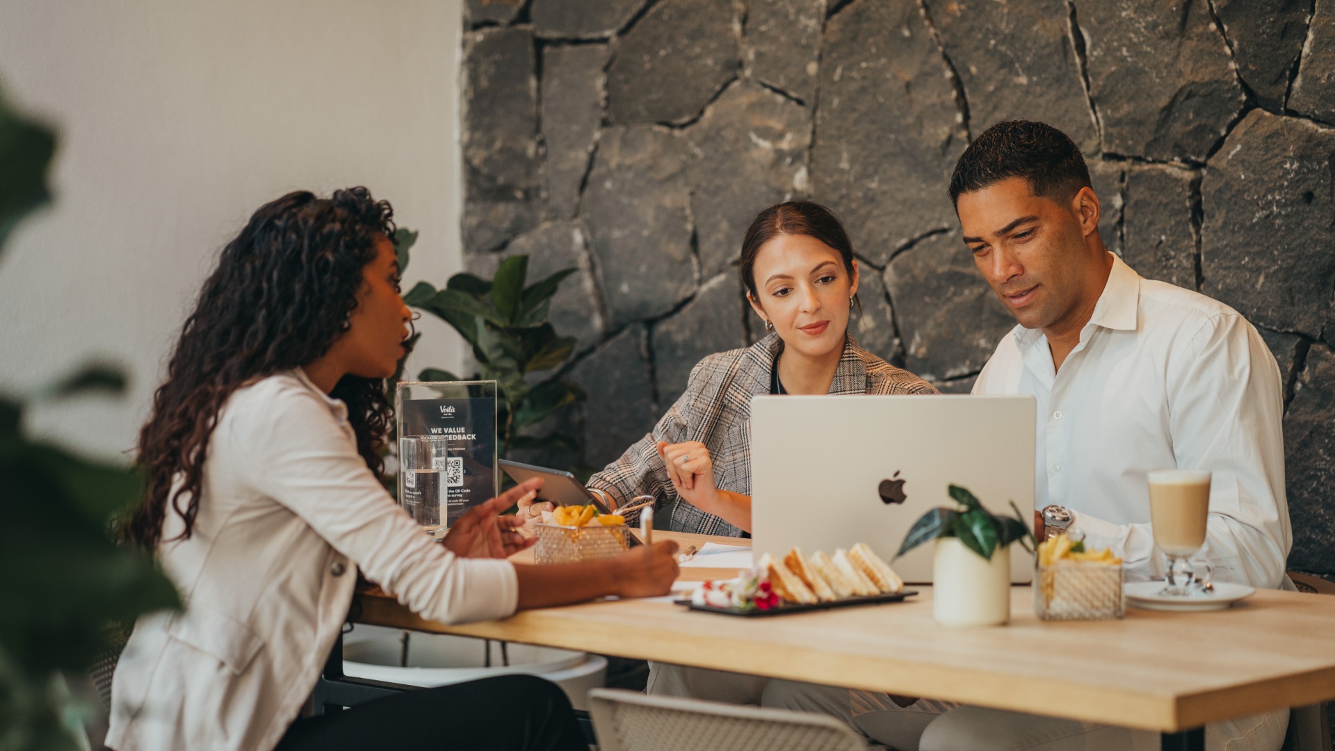 L’emplacement compte : restez connecté au cœur des affaires à Bagatelle, Moka